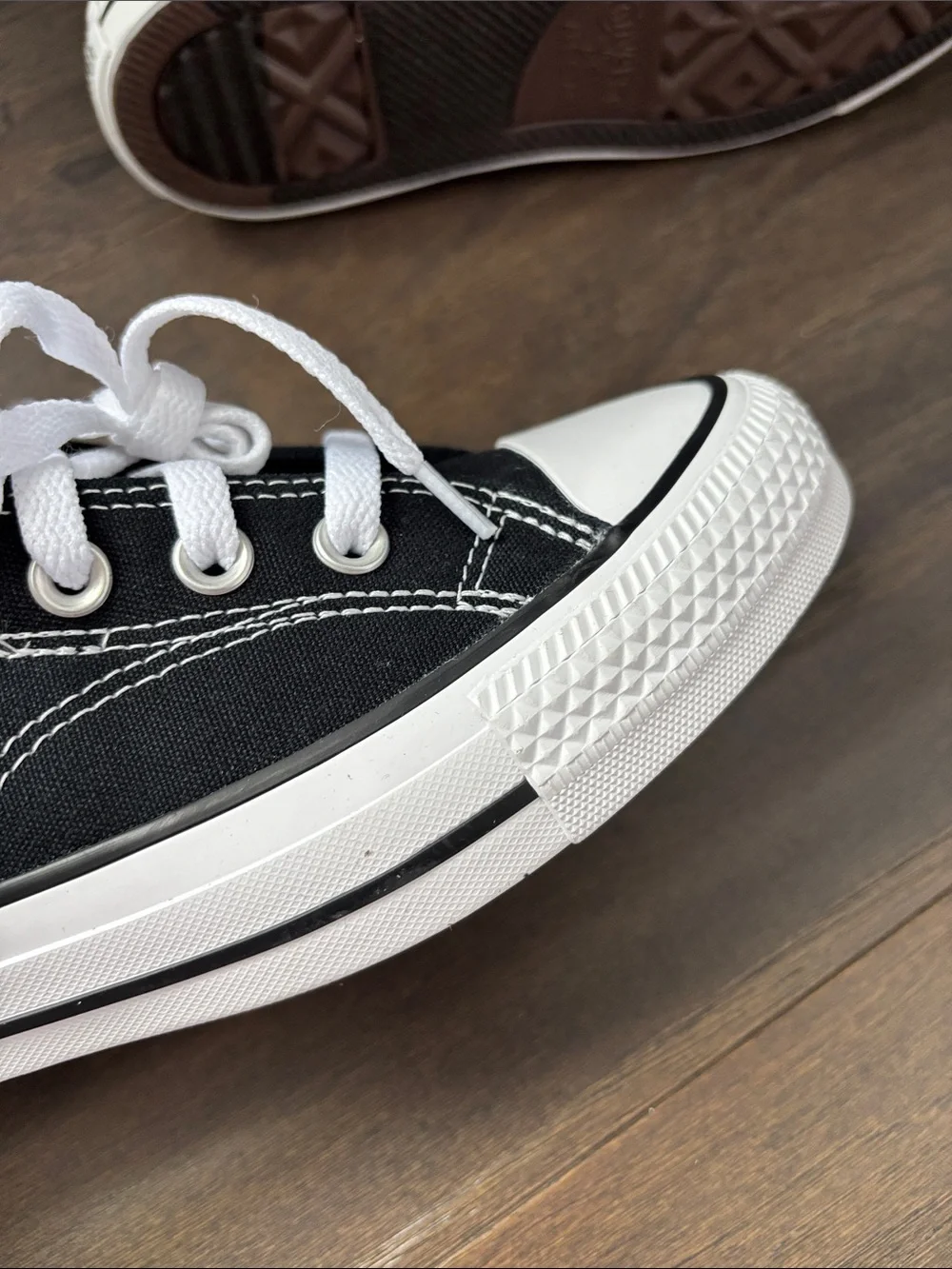 Converse All Star Malden Street Mid top, ortholite cushioning wider fit